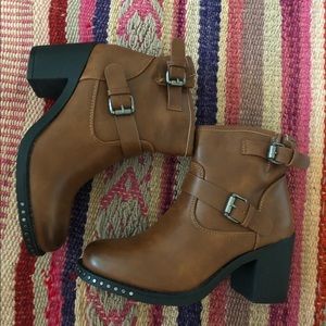 Double Buckle Healed Booties